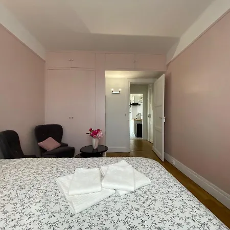 Cozy Studio With A View Over The Palace - 5' Walk Διαμέρισμα Βερσαλλίες