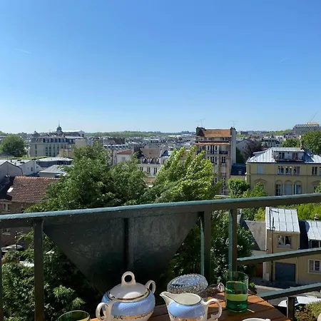 Cozy Studio With A View Over The Palace - 5' Walk *